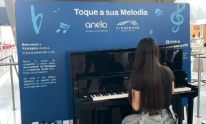 Pianos públicos instalados em Viracopos e Prefeitura de Campinas no Dia da Música